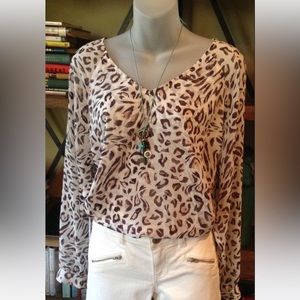 Cabi light top cougar pattern size XS